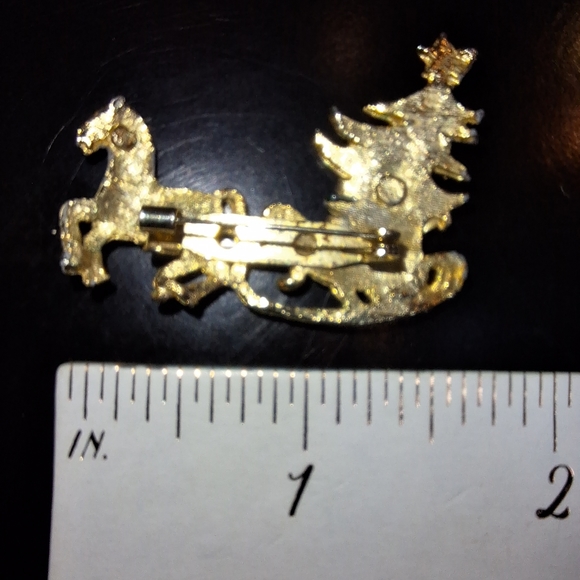 Vintage Enameled Christmas Sleigh Horse Brooch Pin - Picture 2 of 3